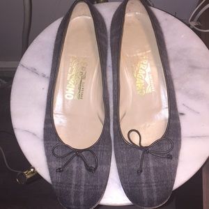 Ferragamo vintage grey shoes